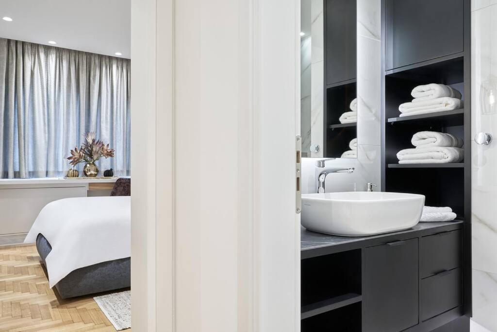 Deluxe Apartment, Kolonaki เอเธนส์ ภายนอก รูปภาพ